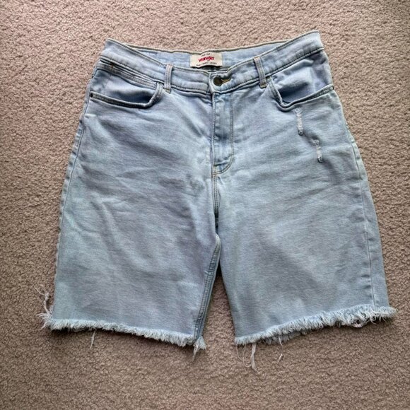 Wrangler Women’s High Rise Bermuda Jean Shorts in Icy Light Wash sz 8 - Picture 4 of 8